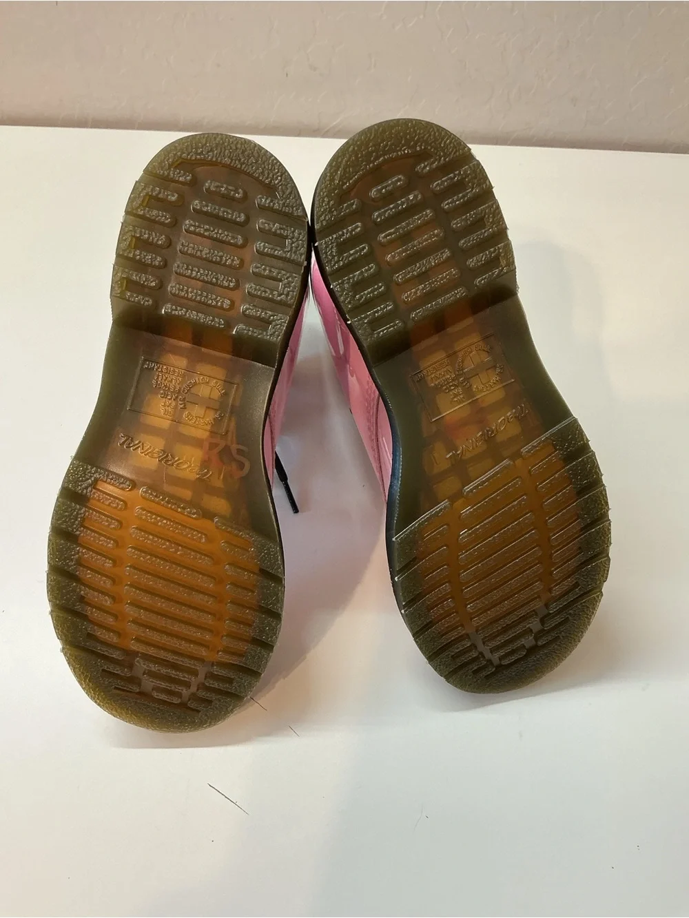 Dr. Martens 1460 Patent Lamper Light Pink 8-Eye Lace-Up Boots size 6